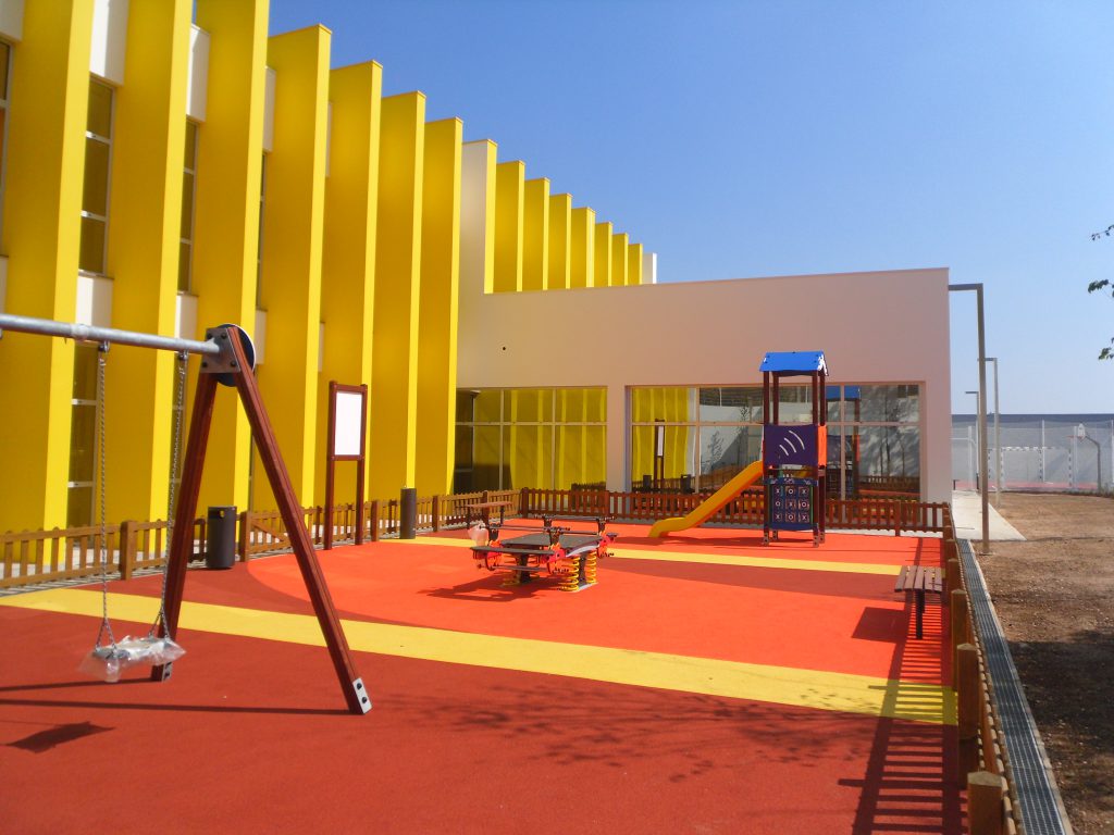 Centro Escolar das Pedreiras construído pela Soteol em 2013